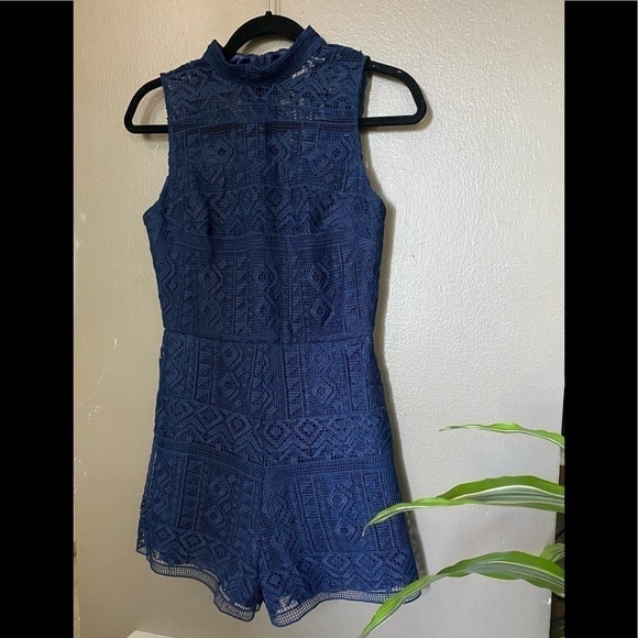 Never worn Parker Lace Romper- Xsmall - Picture 6 of 10